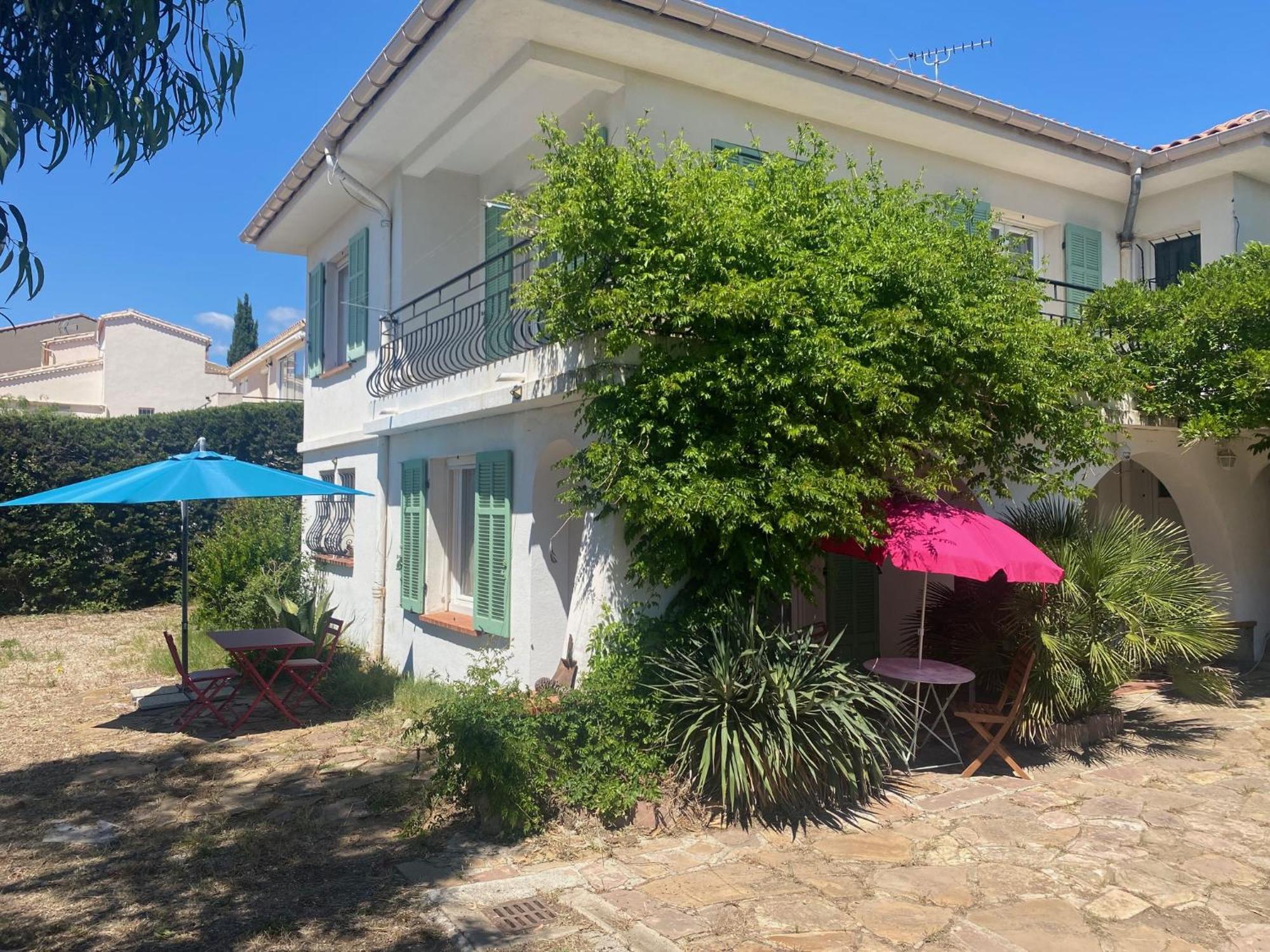 Chez Madou, T1 En Bas De Villa Et Rez De Jardin A 900M De La Mer Et Des Commerces Fréjus Exterior foto